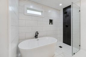 Black Accents in Bathroom