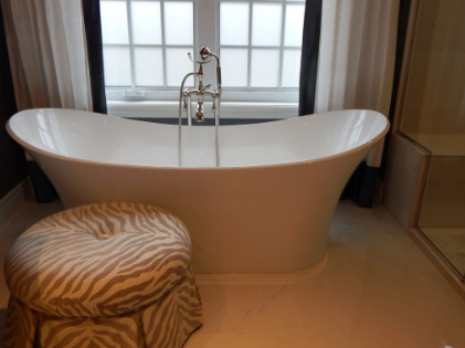 Cleaning A Bathtub, How To Remove Stains From Cast Iron Bathtub