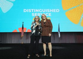 2022 NAR Distinguished Service Award recipient Cindy Chandler and 2022 NAR President Leslie Rouda Smith